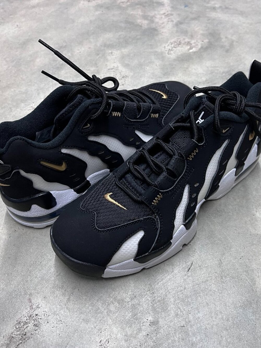 Nike Air DT Max 96 Low Men's Black Metallic Gold IF5478 001 - New